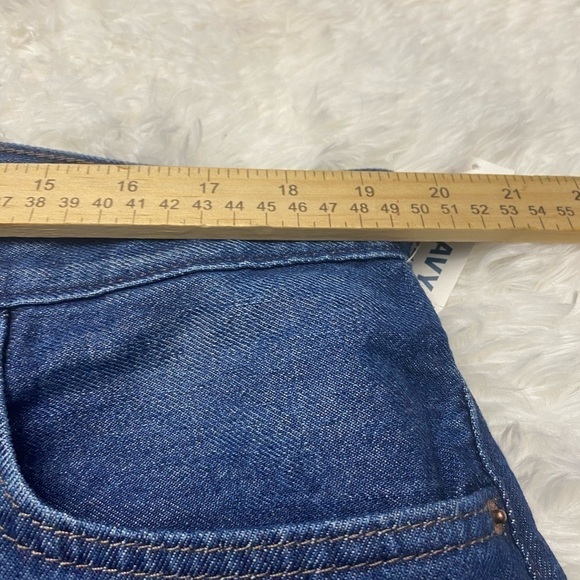 Old Navy jean shorts high waist booty shorts with loose hem distressed. NWT - Picture 5 of 8